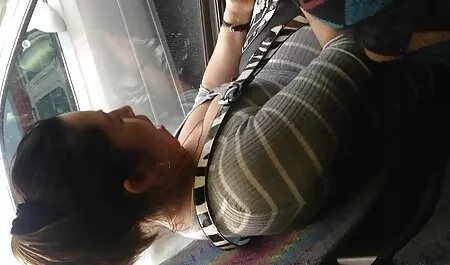 Những người giúp sec dit me việc cho thấy một sợi cho ông chủ và đưa nó cho anh
