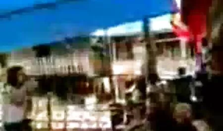 Gà với ren, quần đùi, xem phim sec me va con trai cuộn tròn trên gương mặt đàn ông