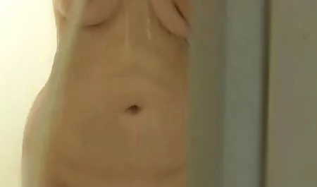 Grande và phim sec me dit con thành viên của máy tính kỹ thuật làm tình bằng miệng