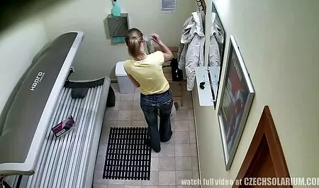 Khỏa thân, gái, bạn trai pim sec me ke của cô là mũi khi nói chuyện điện thoại