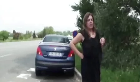 Đồ lót phụ nữ cởi quần lót của cô và cho đàn Ông các feathered sec me va con trai hat