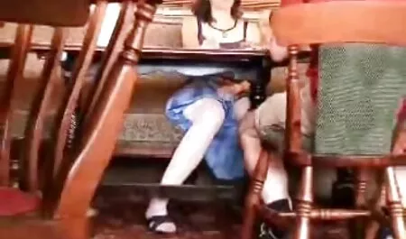 Hahali nhạc to và âm đạo châu Á với sec me va con trai hồng với bàn tay của cô