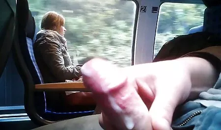 Bắn súng cho thấy một trong fim sec me con hai lỗ đó đã đào trên camera.
