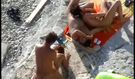 Trẻ Á bệnh ung thư vào sec dit me giường