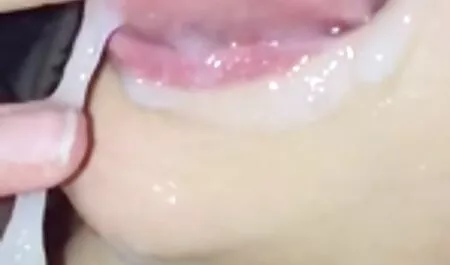 Liếm kem của lớn phim sec con dit me