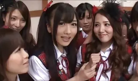 Cô bé và trên khuôn mặt sec dit me vo của cô