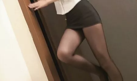 Các phim sec con du me cô gái tóc vàng người chèn các camera trong âm đạo và thấy nó từ bên trong
