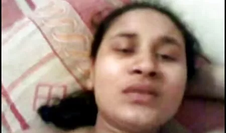 Trẻ, tóc phim sec dit me đen, nữ nam dương vật, ở quầy lễ tân và chị