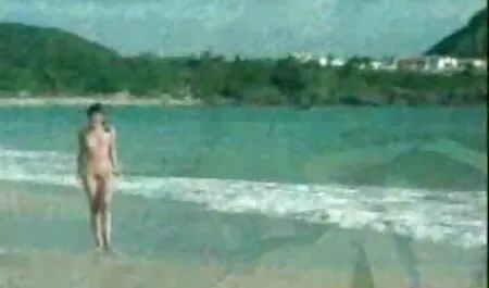Một nhóm cô gái mút dương vật của một vũ nữ thoát y tại nhà, tiệc tùng phim sec me gia