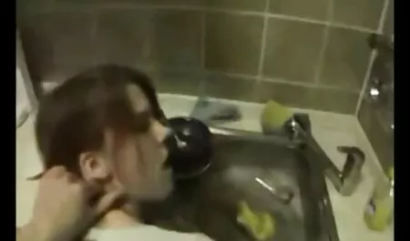 Nữ trên phim sec dit me ruot bàn kính