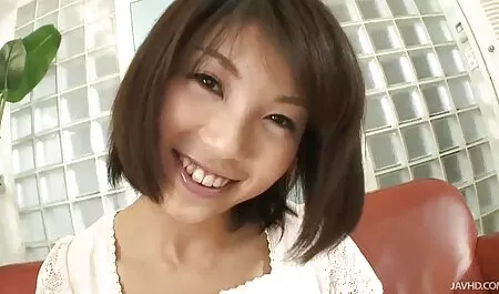 Tình nhân tình ở trong phòng khách xem sec me con sạn