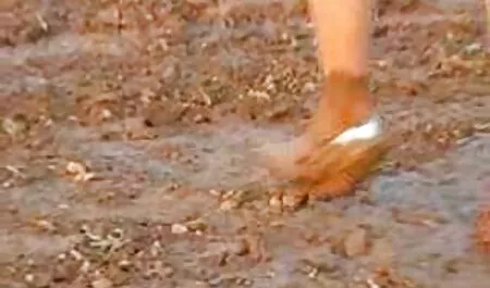 Bạn gái của mình bỏ trắng cơ thể của cô gái phim sec me ke dam dang và đưa dương vật vào trong âm đạo