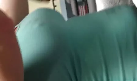 Hai sec me va con trai đồng tính