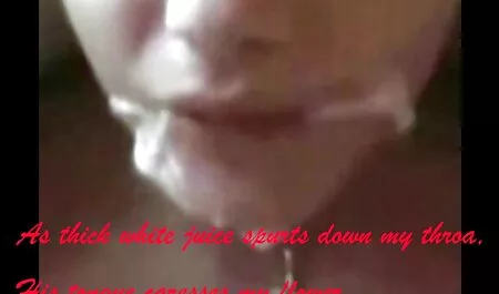 Gã đeo mặt nạ liếm sec me dit con những anh chàng mặc màu hồng