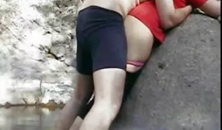 Người đàn ông trẻ, trong nhà bếp làm cho mẹ của mình ung xem phim sec me va con thư và fuck her