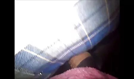 Một người đàn ông bắt người mỹ với vú nhỏ phim sec me choi con trong âm đạo
